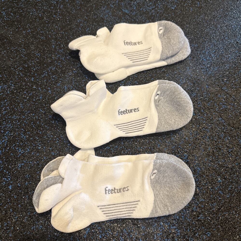 Feetures Elite Max Cushion No Show Tab Ankle Sock White M 3 Pairs